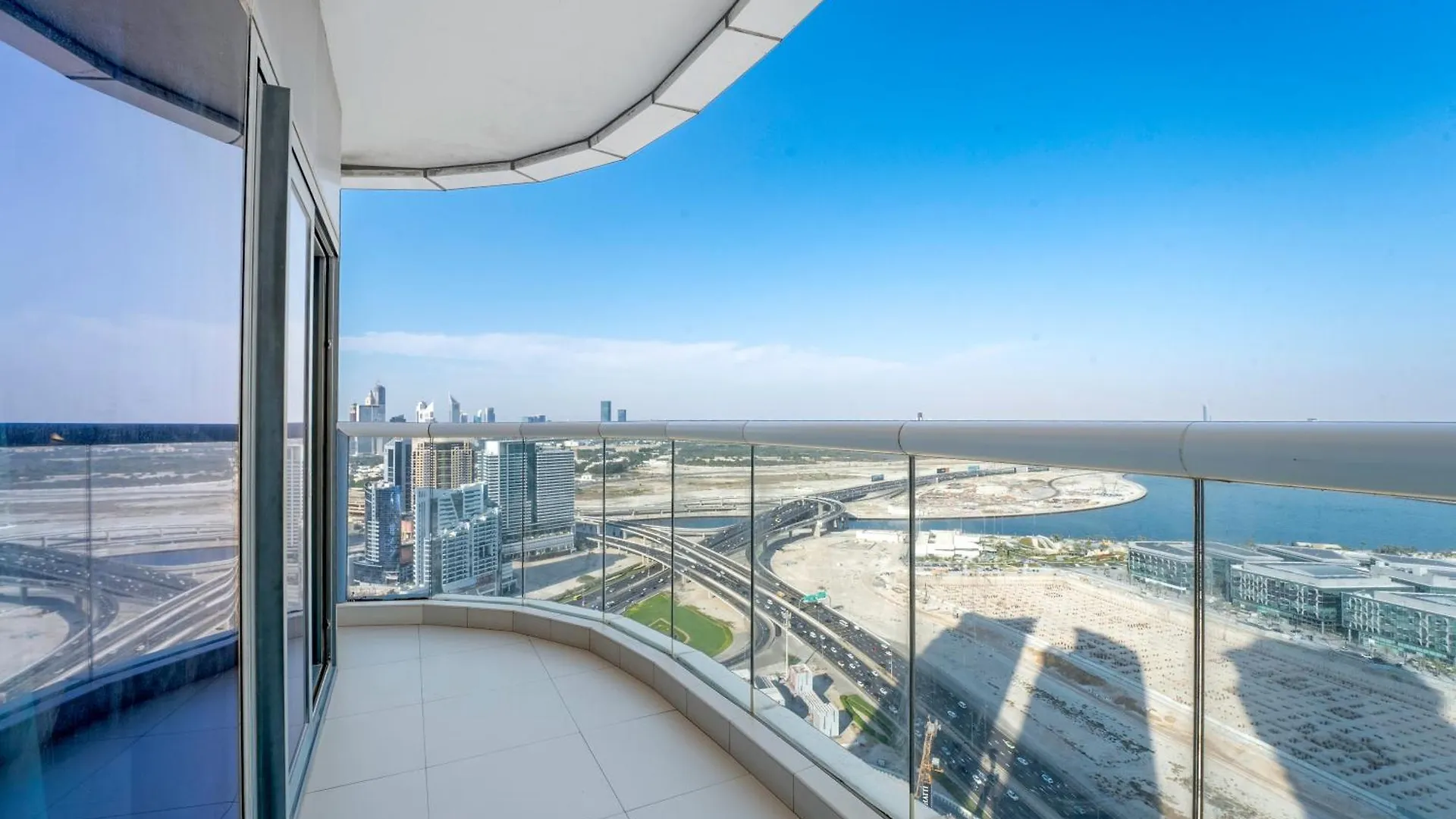 Luxe Living Redefined Spacious 3Br Haven In Damac Towers By Paramount, Stunning Views, Elite Amenities Dubai United Arab Emirates